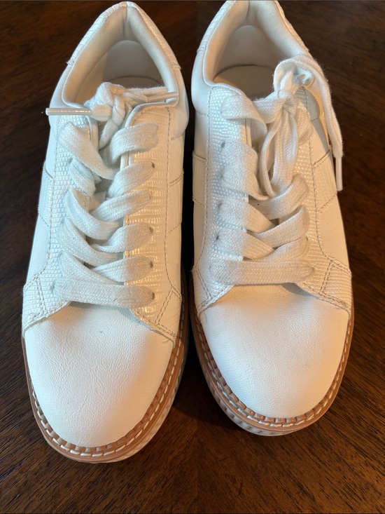 Dolce Vita Shoes - Dolce Vita White Leather Low-Top Sneakers